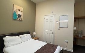 Central Hotel Gloucester by RoomsBooked